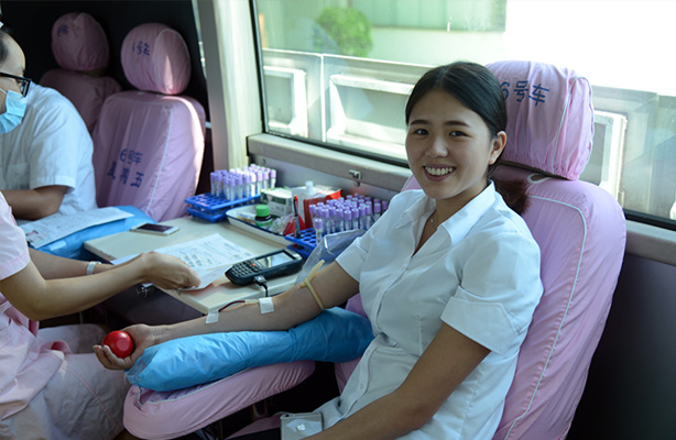 克明員工積極參加無(wú)償獻(xiàn)血